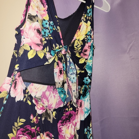 Dress - Picture 6 of 6